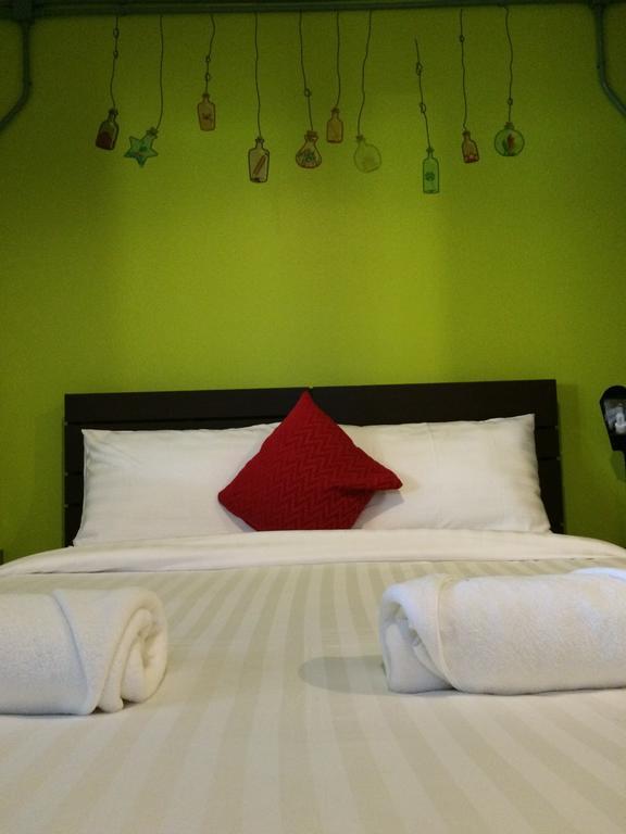 K2 Backpacker Hostel Khao Lak Habitación foto