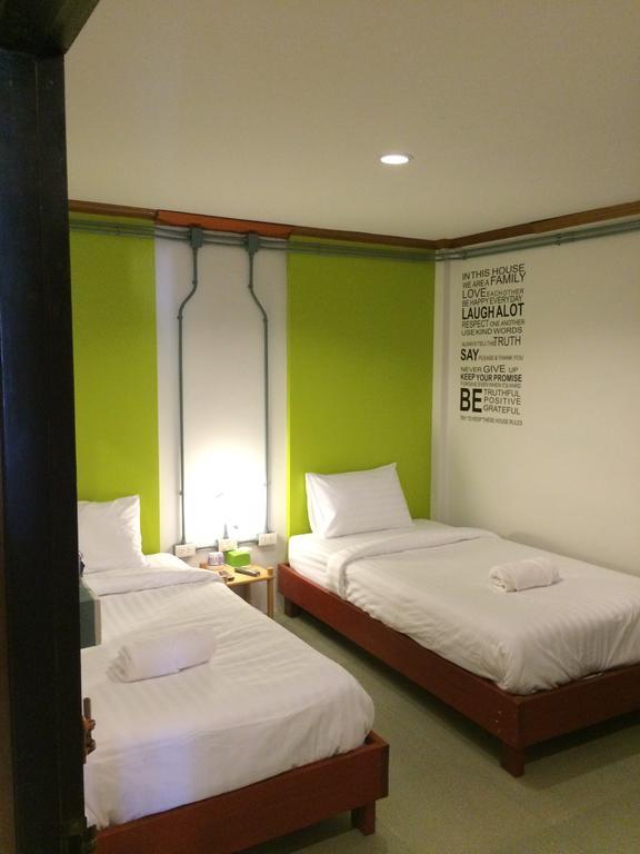 K2 Backpacker Hostel Khao Lak Habitación foto