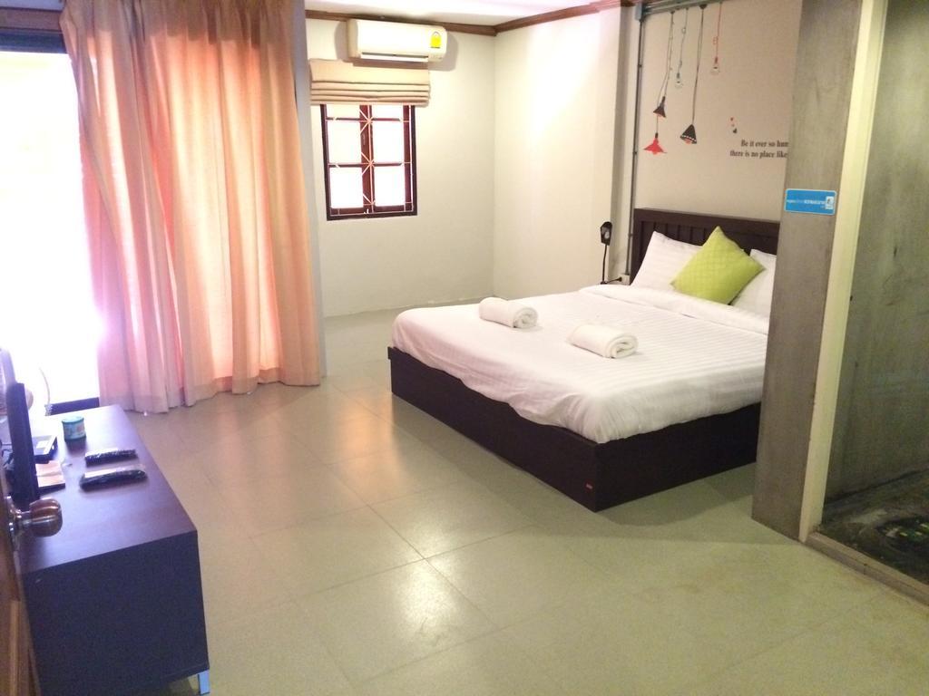 K2 Backpacker Hostel Khao Lak Habitación foto